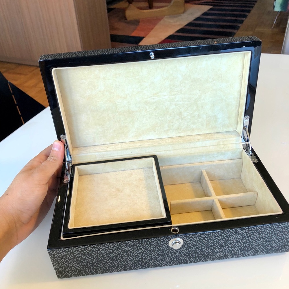 NEW! Jewelry Box with felt inside and bottom!